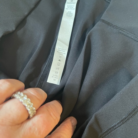 Lululemon - Picture 4 of 5